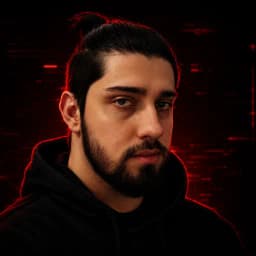 Retrato de Ruilan, desenvolvedor solo do Indie Game Pass, sobre fundo vermelho com efeito glitch